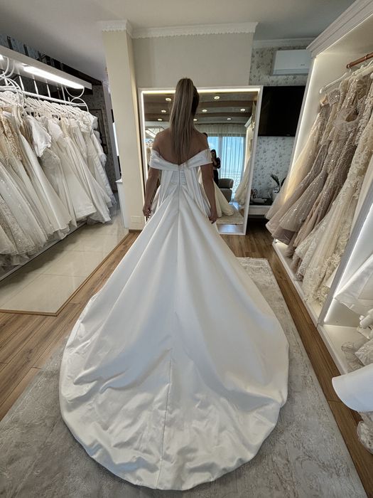 Vand rochie de mireasa