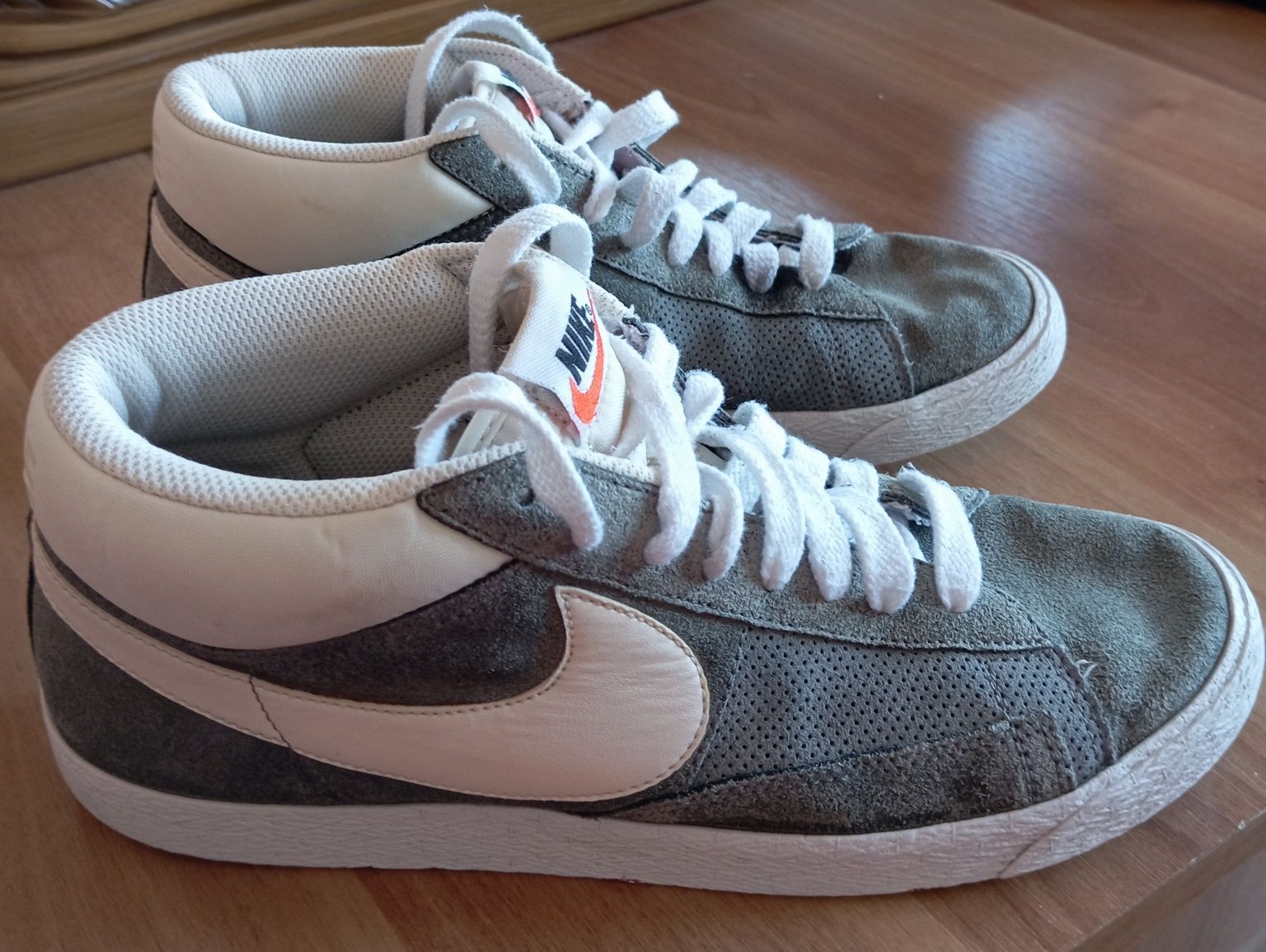 Vând Nike blazer mid vntg