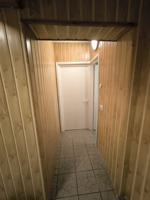 Apartament de vânzare sau închiriere nemobilat .