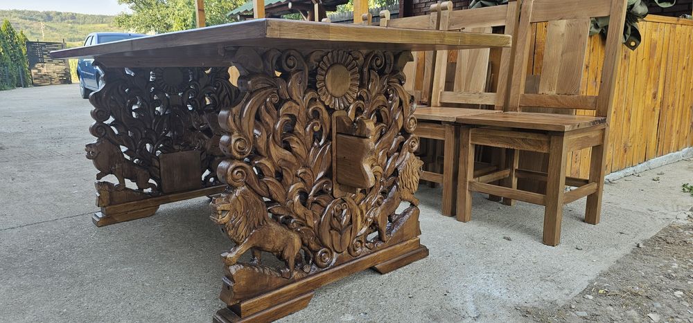 Mobilier sculptat din lemn masiv de nuc