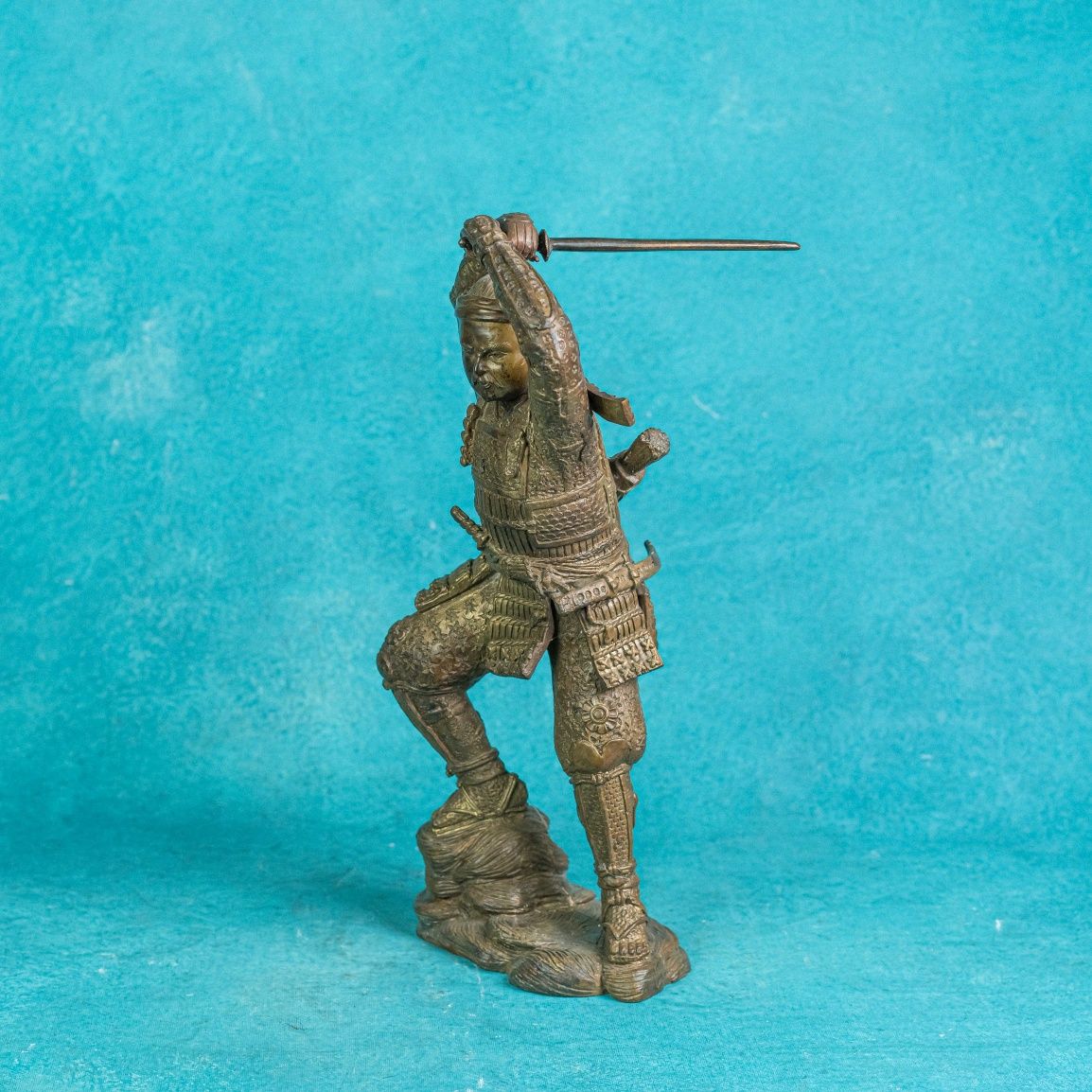 Кабинетная скульптура «Самурай с мечом»