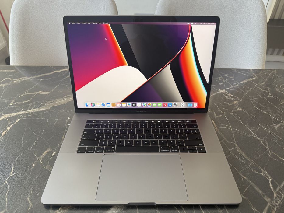 MacBook Pro 2019год. Core i7-9750H/16/512GB. RETINA 15