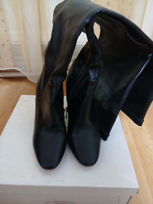 Vând cizme ptr.damă