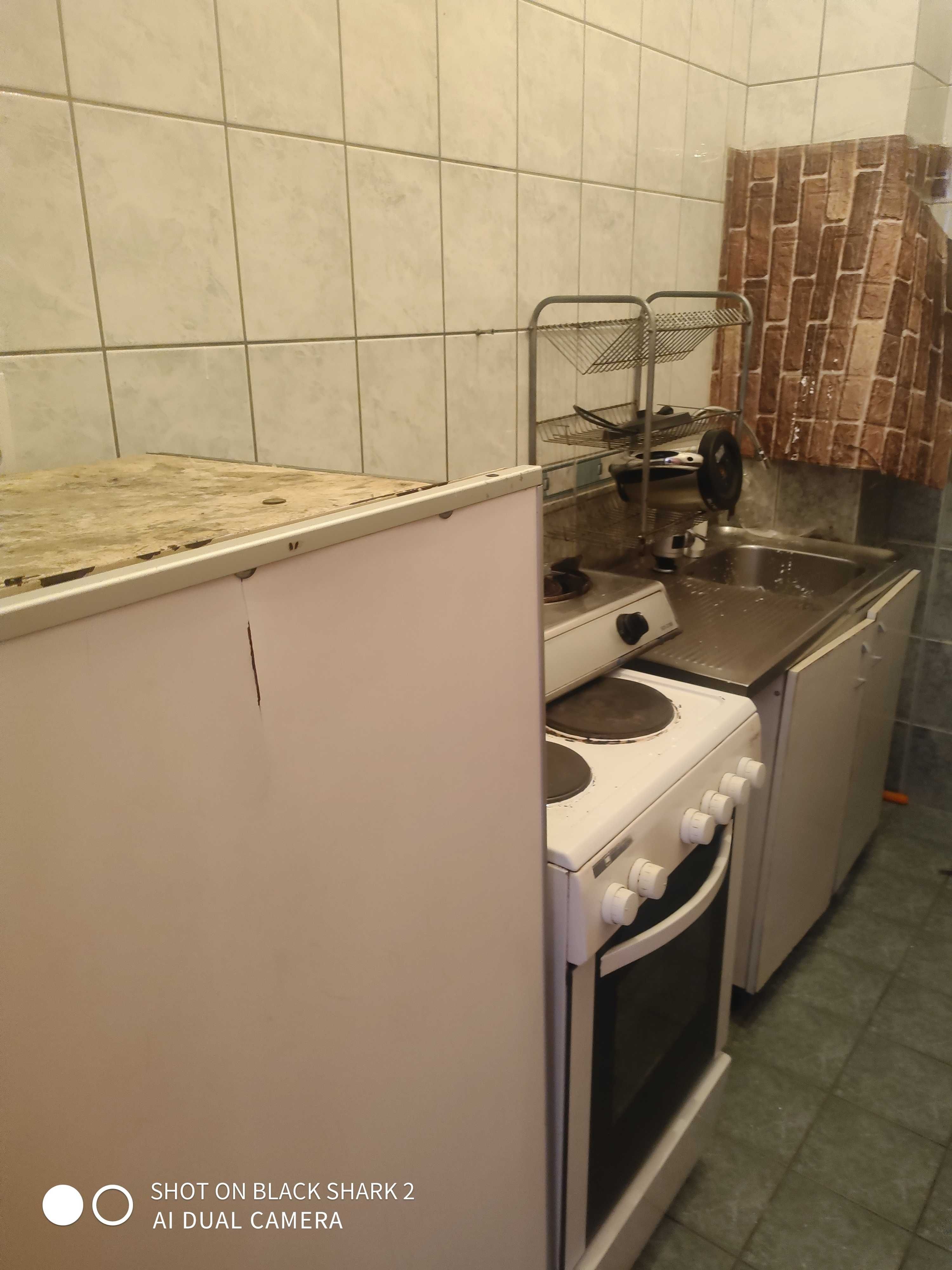 Под наем едностаен апартамент намиращ се на партер