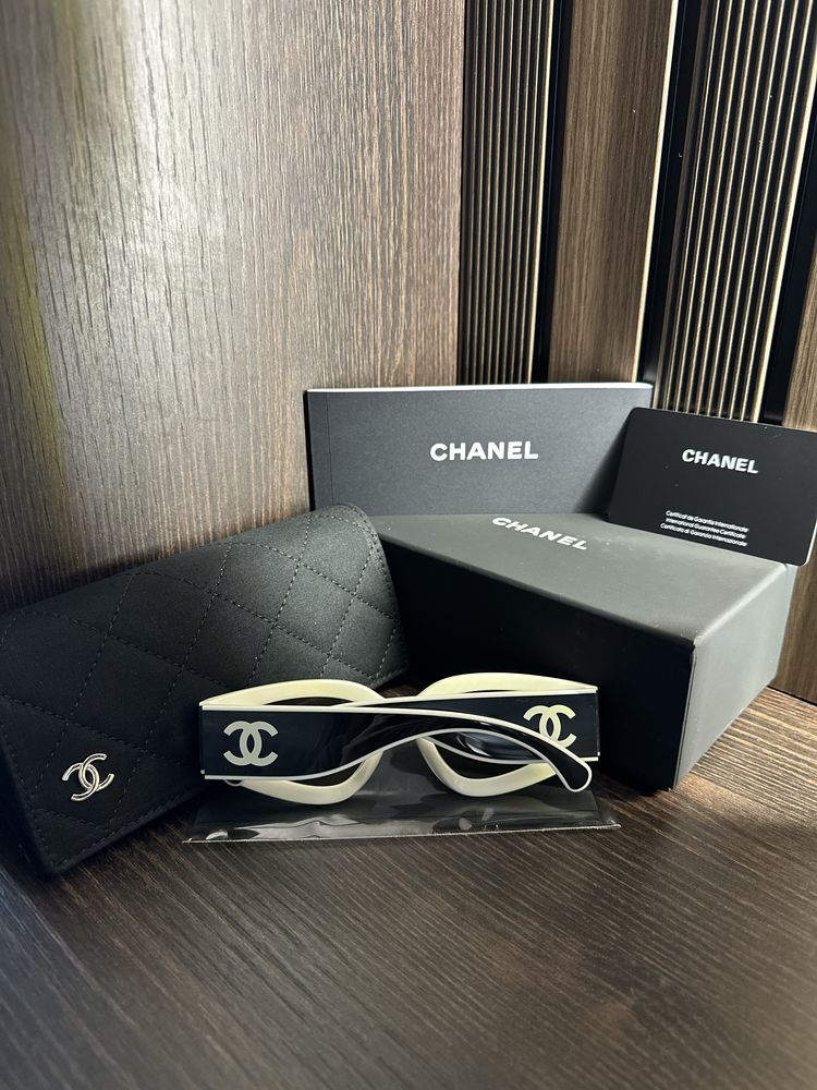 Слънчеви очила Chanel
