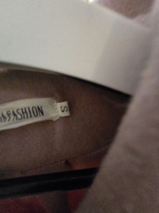 Дамско палто в пепел от рози с естествен косъм