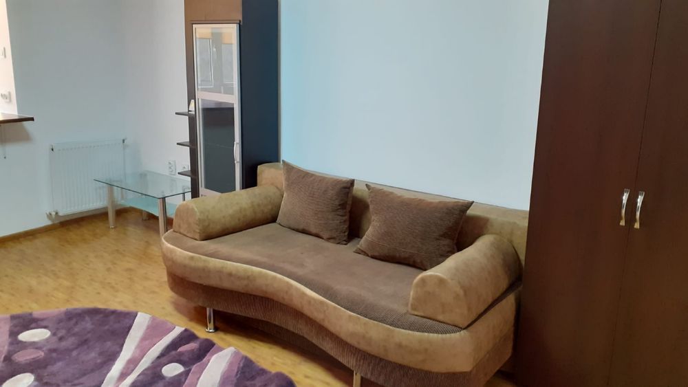 Inchiriez garsoniera