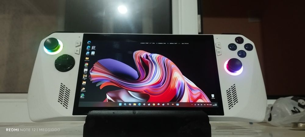 Продам Asus Rog Ally Z1 extreme.