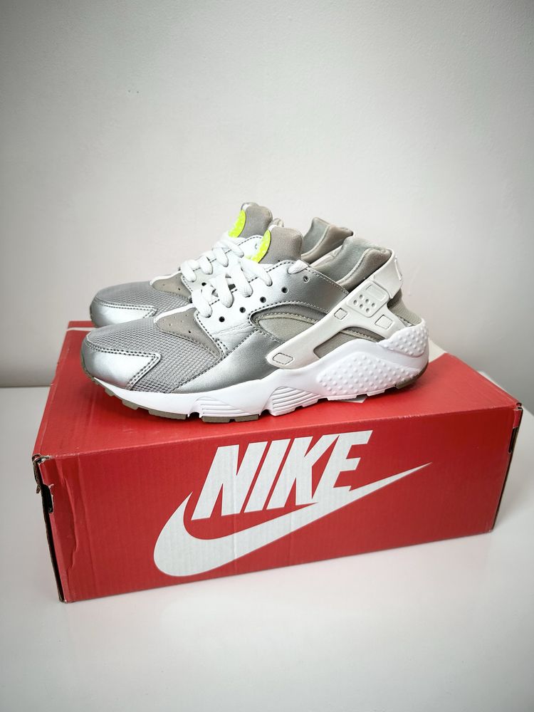 Nike Huarache Дамски Маратонки
