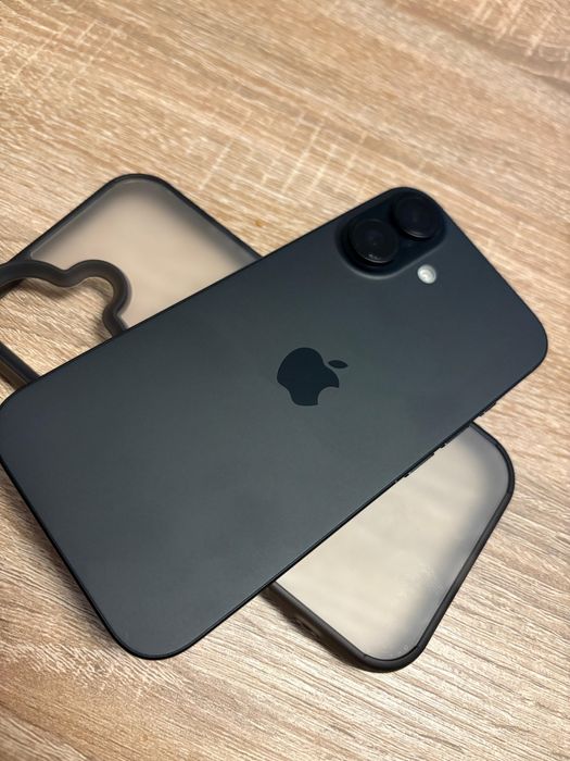 Vand iphone 16 128 gb ca nou (garantie )