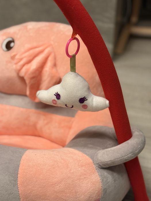 Fotoliu pluș bebeluși Elefant roz-gri cu jucării – stare excelentă