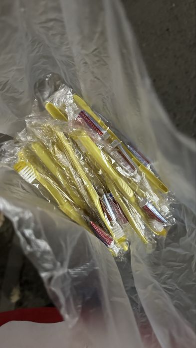 Одноразовые зубные щетки с пастой