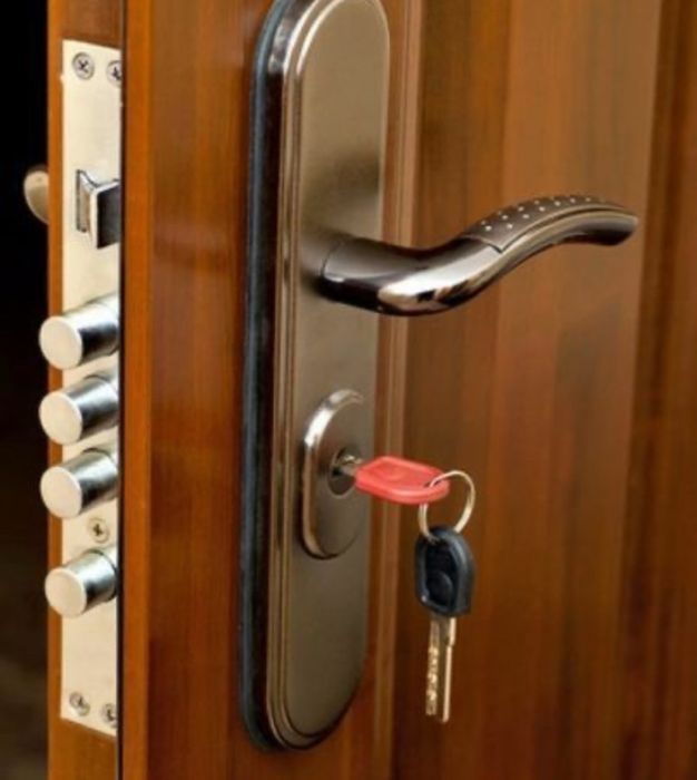Замена замков, сердцевин, Вскрытие замков ,открыть Взлом дверь, 24/7