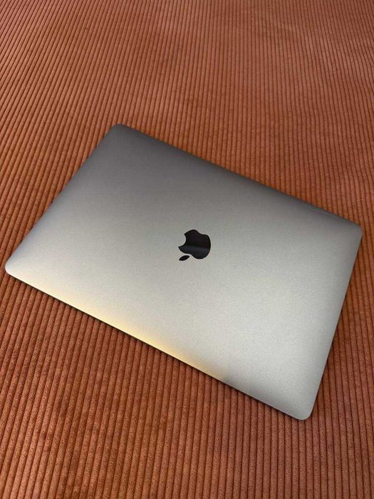 MacBook Pro 2019 13 дюймов, Intel Core i5, 8 GB RAM, 128 GB SSD