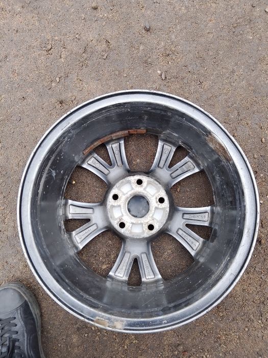 Продаю диск на 16