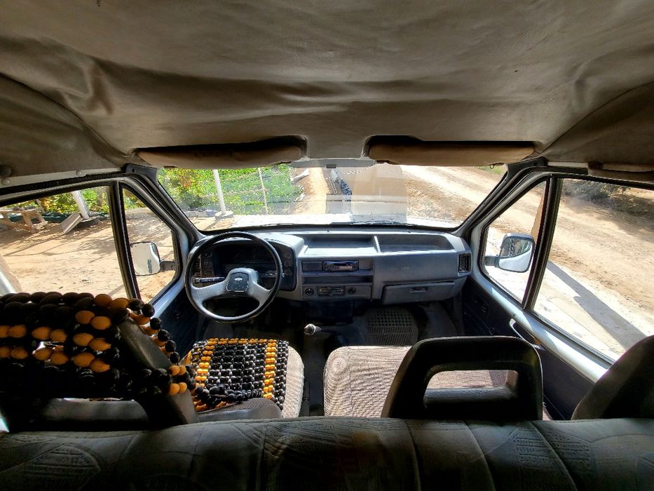 Ford avtomobili  yaxshi holda