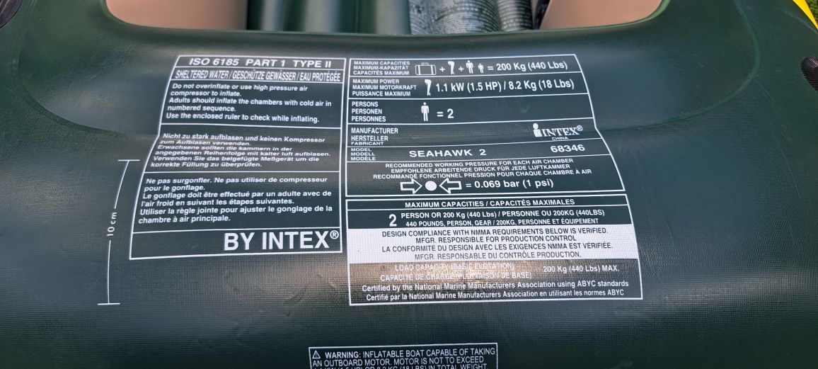 Vând barca pneumatica Intex Seahawk 2
