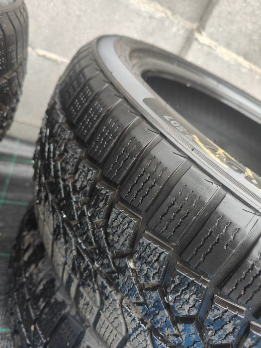 De vânzare cauciucuri iarna 205/50/17