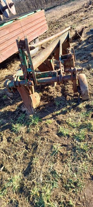 Vând piese  si utilaje tractor u650