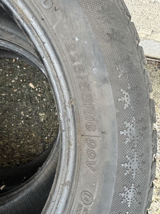 2 бр.зимни гуми 16 цола 225/55/16 LASSA