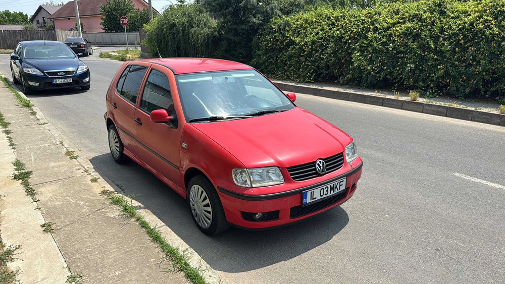 Vând Volskwagen polo