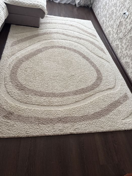 Продам натуральный ковер 2*3,в хорошем состоянии