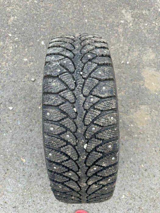 Шины зимние, шипованные с железными дисками