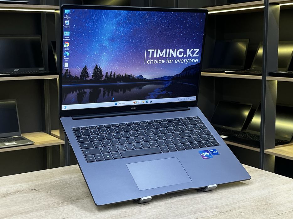 Тонкий ноутбук Honor MagicBook 16 - Core i5-12450H/8GB/SSD 512GB/UHD