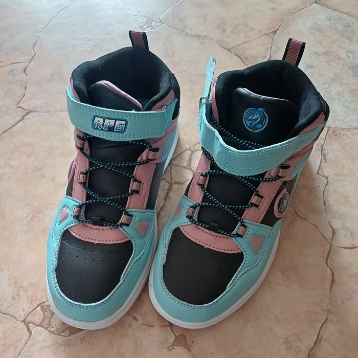 Новия модел APG маратонки