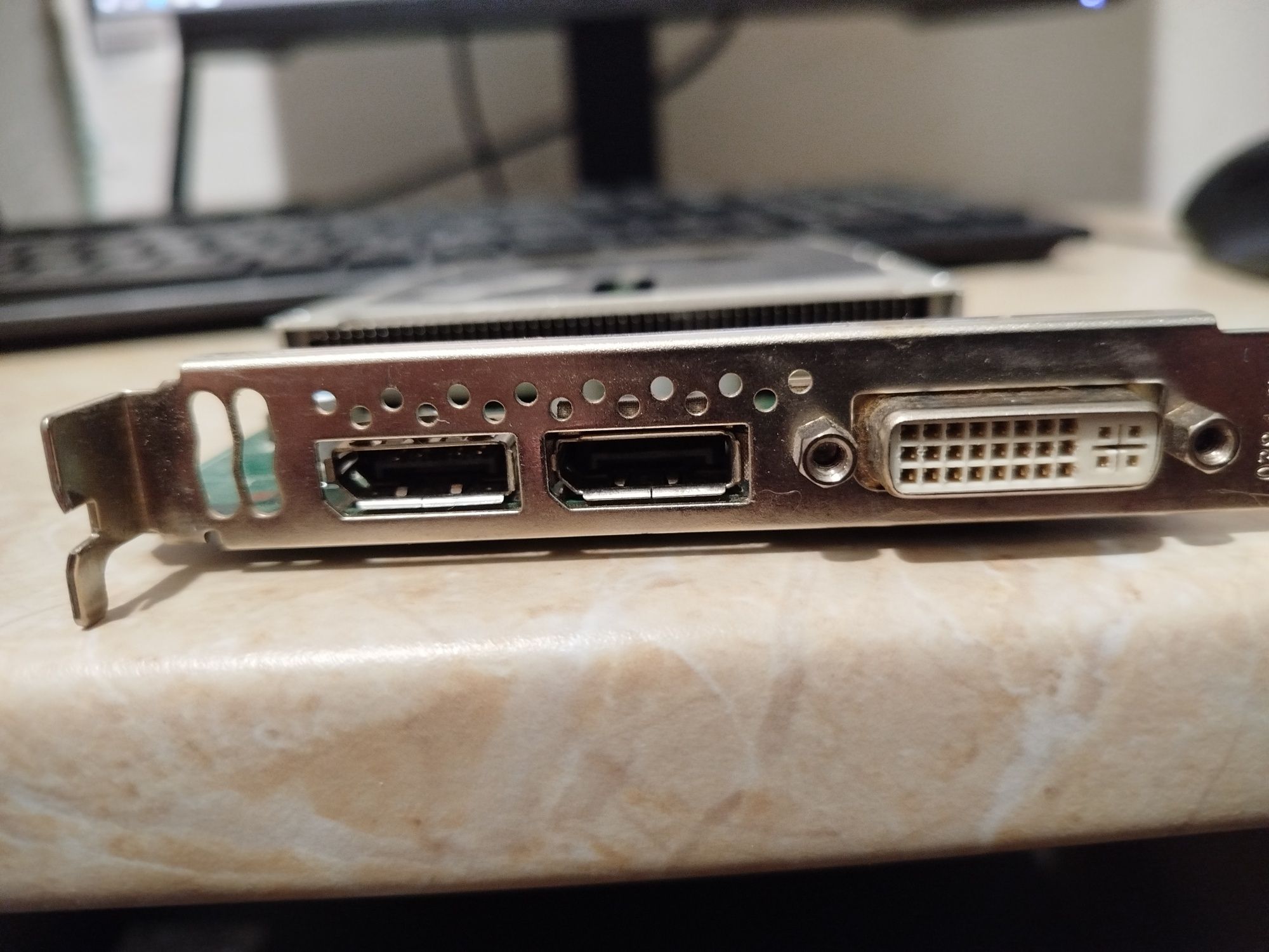 Видео карта nVIDIA Quadro 2000 1GB DDR5 PCI-E 16x DP DVI професионална