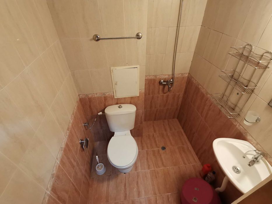 Дава се под наем Едностаен апартамент в Бургас, Зорница - 34 кв.м за 204 € - Снимка #4