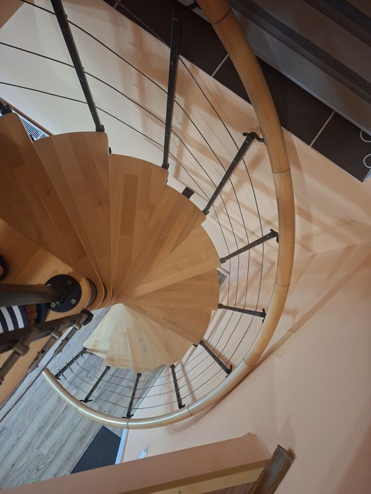 Scara elicoidala/spirala