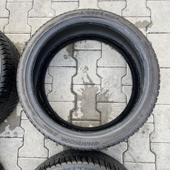 Cauciucuri Hankook Winter I*cept Evo2 235 35 19