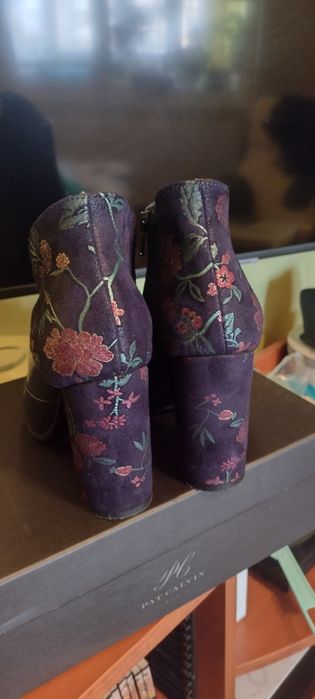 Vând botine elegante