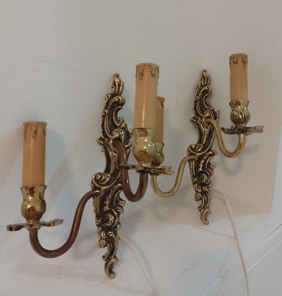 Superbă pereche de aplice din bronz masiv in stilul Rococo,piese cu o
