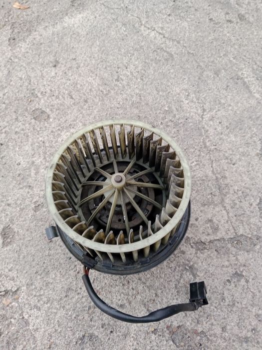 Продам вентилятор печки