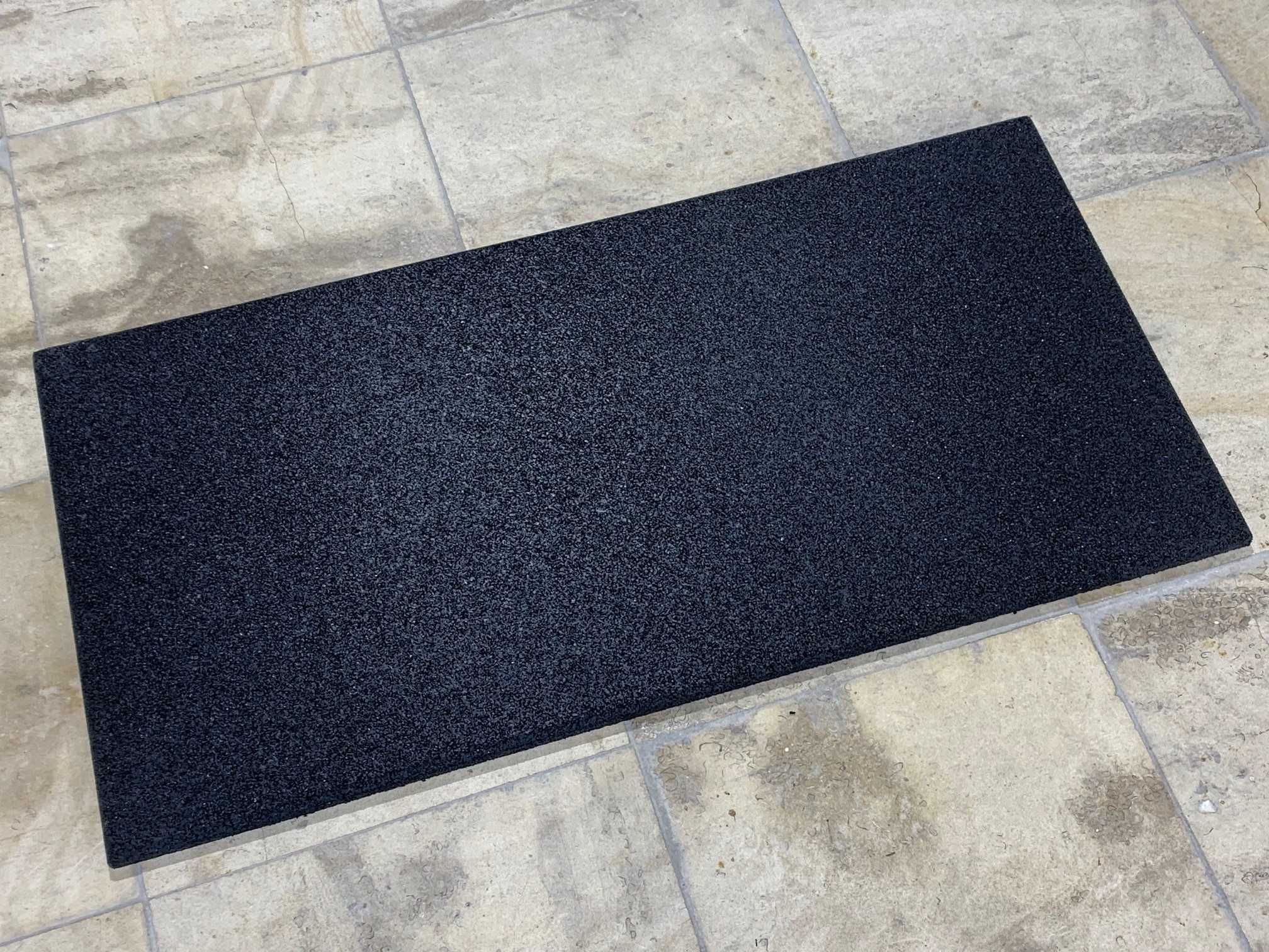 Гумена Настилка – Плоча 100×50×2 см | Черен Цвят , Настилки за Фитнес