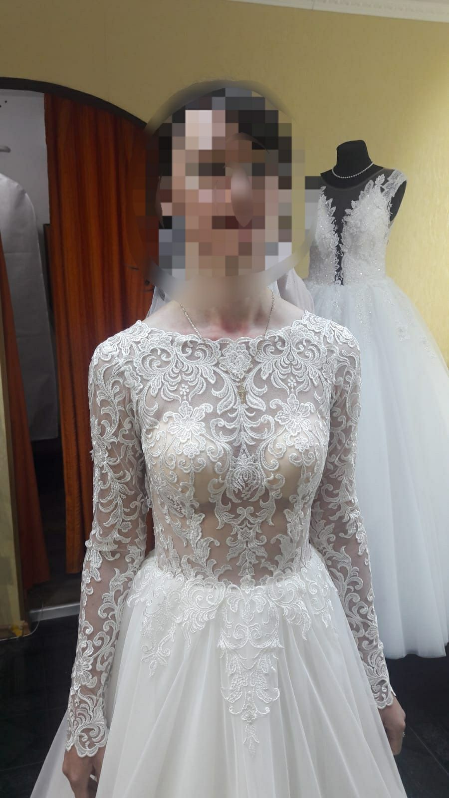 Rochie de mireasa cu mânecă lunga