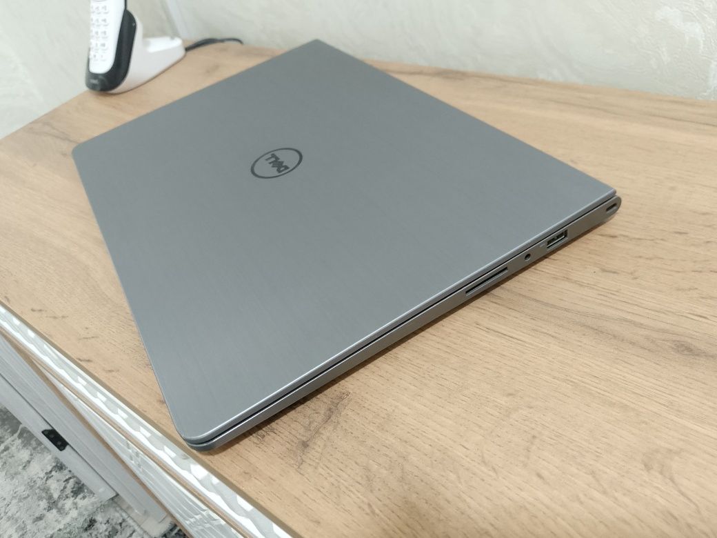 Core i5-6200U/SSD 240 gb/ ОЗУ 8 gb/ VGA: Nvidia Geforce 930M -2 gb/