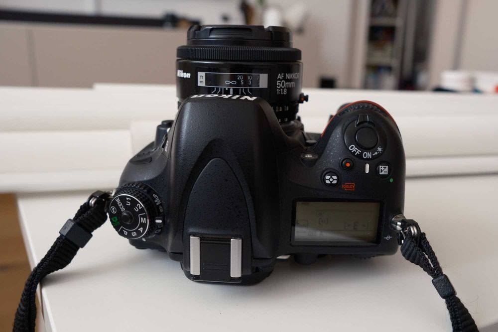 Aparat foto | Nikon D610 | 27.7 k Cadre | 2 Baterii | + 50 mm 1.8