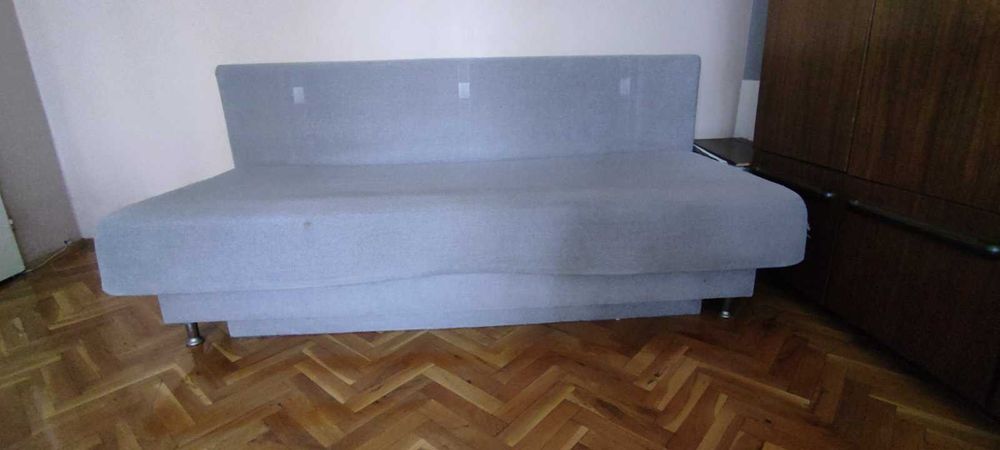 Разтегателен диван