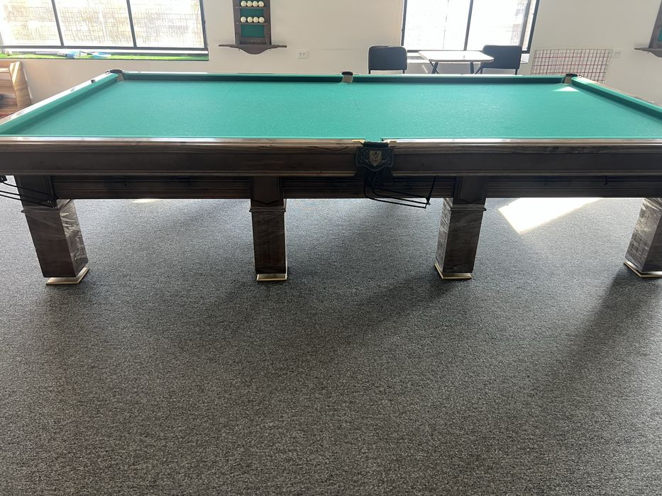 Бильярд стол продаётса старт люкс копия всего 5 месяц работал.