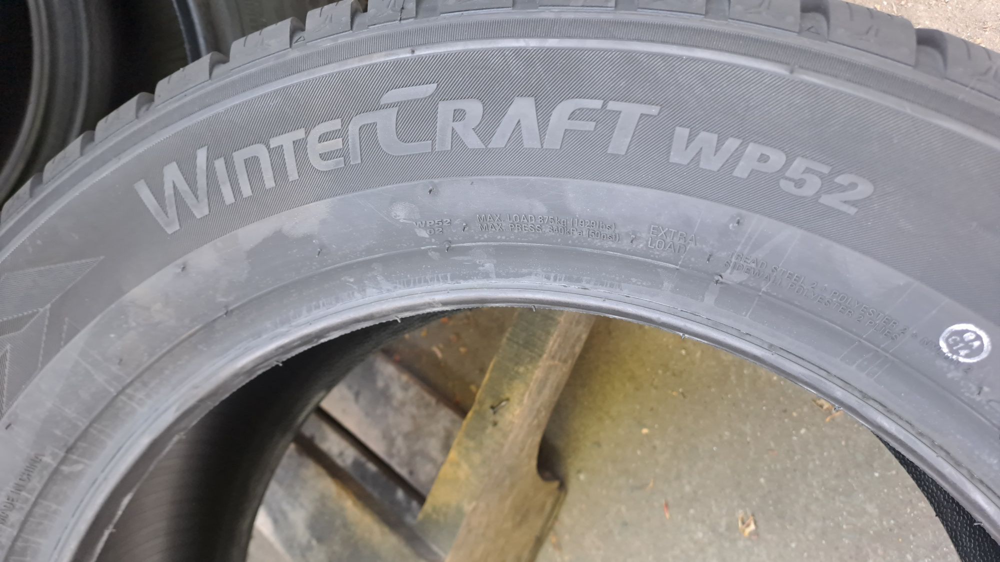 Нови 235/55/17 Kumho Wintercraft WP 52