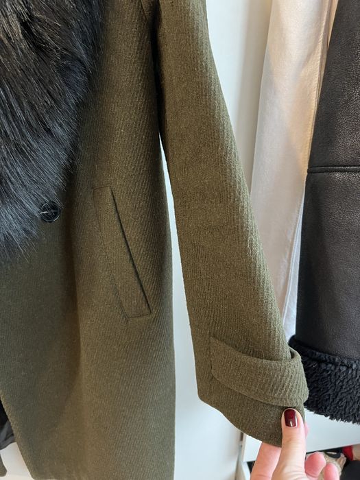 Palton cu blana la guler