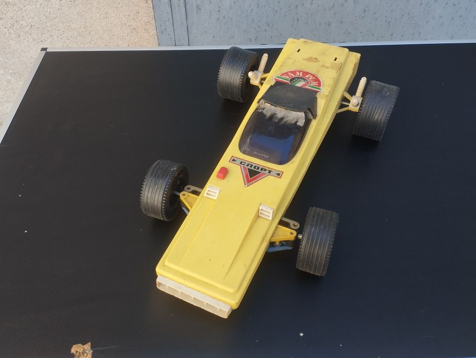 съветска състезателна кола от 80-те години