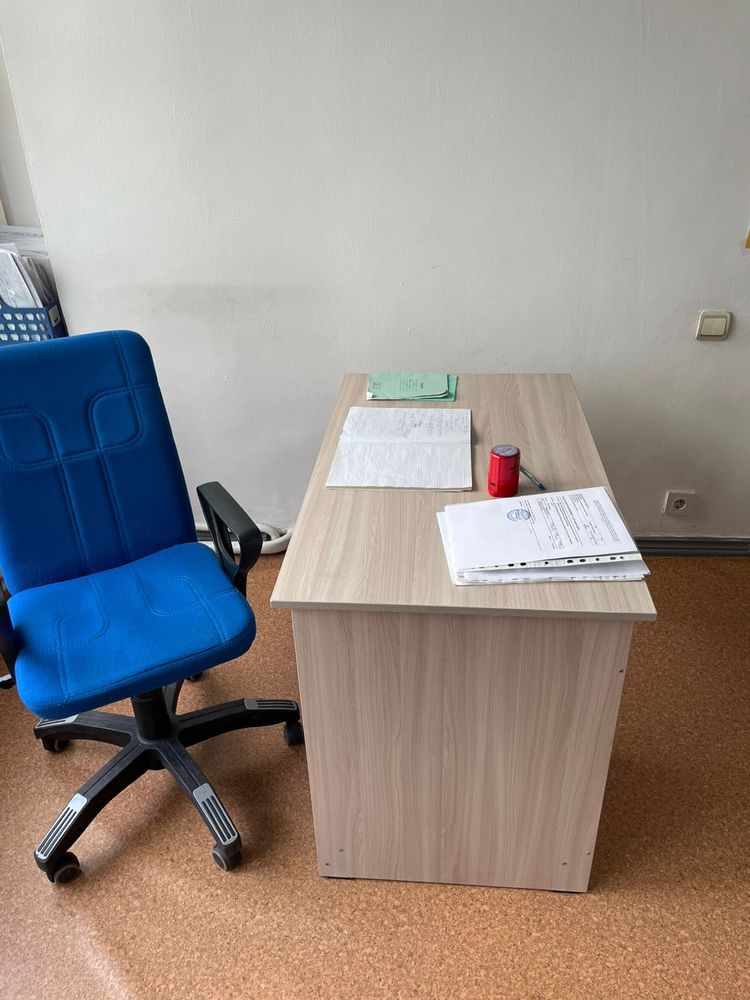 Стол и кресло для офиса