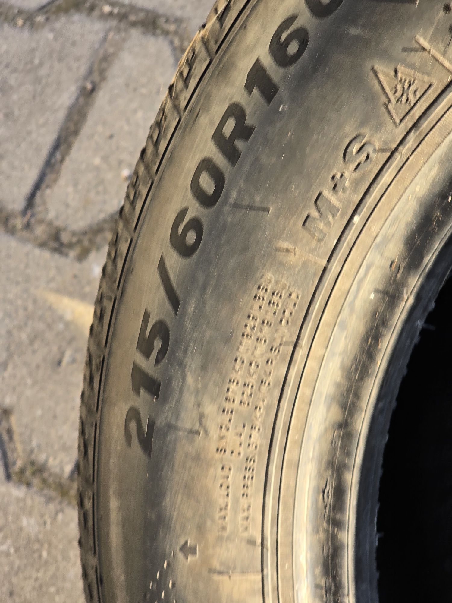 215 60 16c nexen