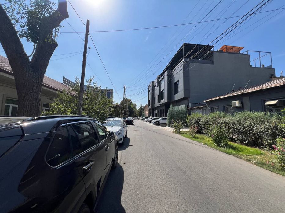 Земельный участок в Центре на 1,7 соток Яккасарай Ивлиева