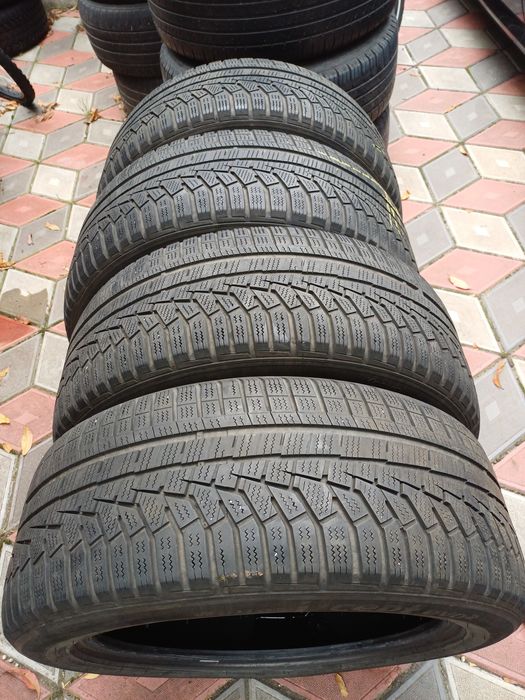 Vand 4 anvelope de iarna 225 50 r17 HANKOOK foarte bune din 2021
