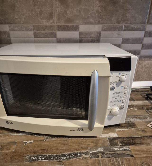 Vand cutor cu microunde LG